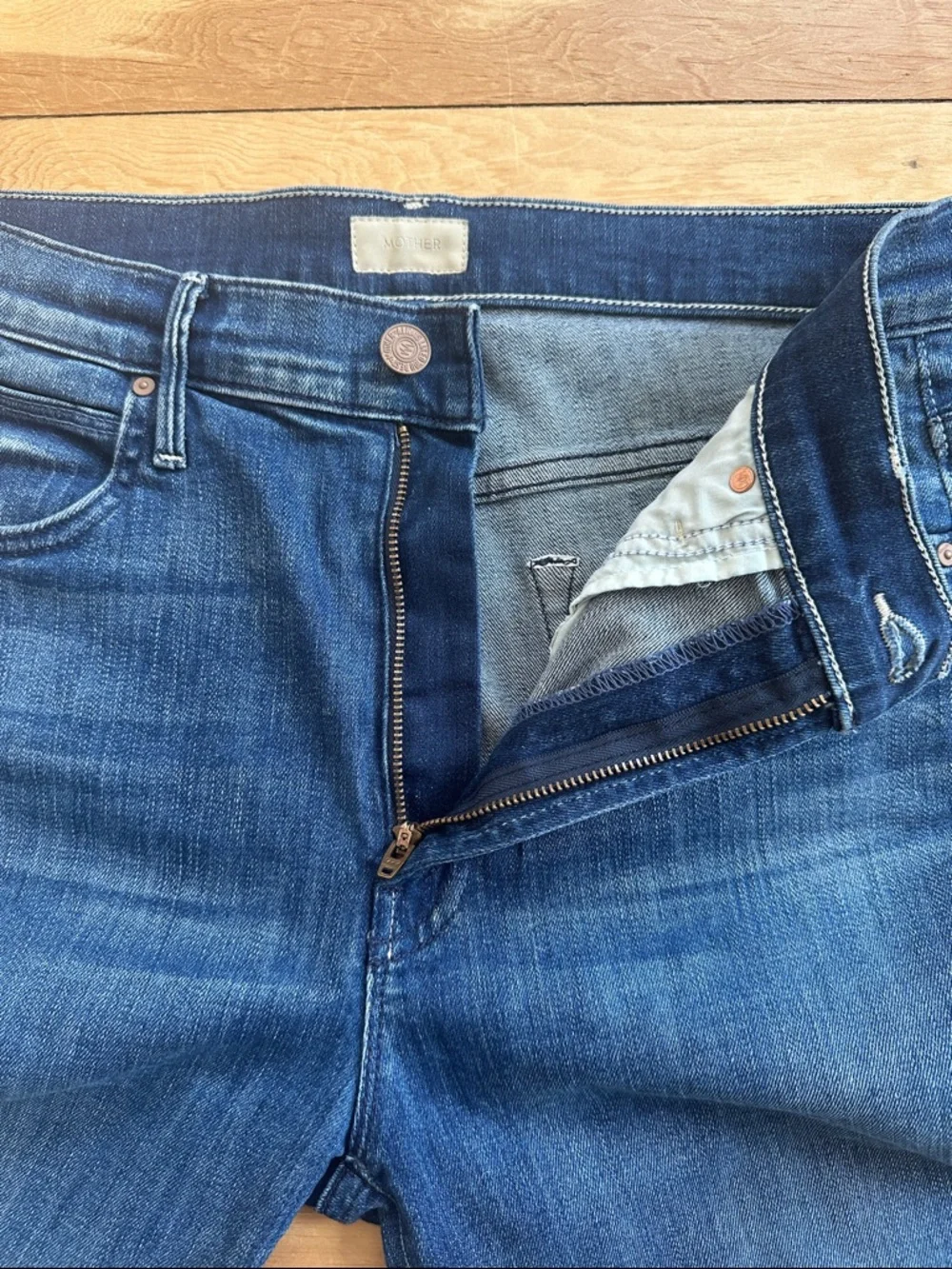 MOTHER High Waisted Rascal Slit Flip - Picture 6 of 13